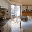 隅切りの家 [2013]の写真 シンプルなキッチン