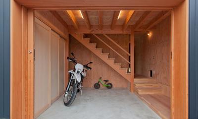 神戸町の家 (バイクも置ける広い玄関)
