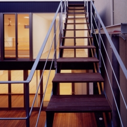 中村の家 (屋上テラスへの階段)