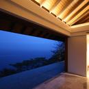 熱海の家の写真 夜景／寝室