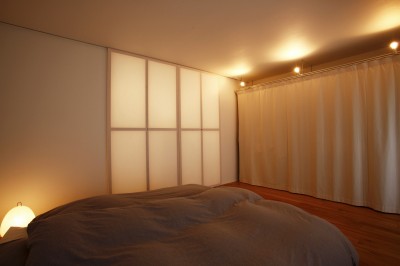 寝室 (都島のマンションリフォーム／東と西に、開かれた家)