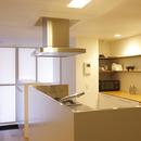 都島のマンションリフォーム／東と西に、開かれた家の写真 キッチン