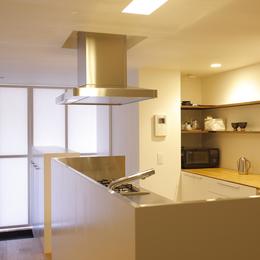 都島のマンションリフォーム／東と西に、開かれた家 (キッチン)
