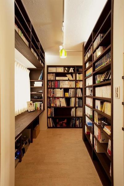 書庫スペース (図書館のようなライブラリーがある住まい！！)