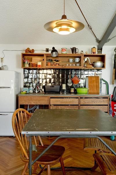キッチン (ヴィンテージ車と暮らす。ガレージハウスのある家へリノベーション)