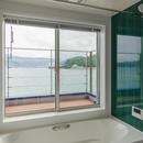 『安芸津の家2』海を眺める島の家の写真 浴室