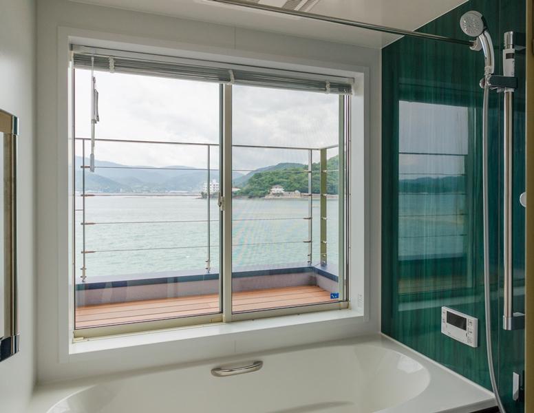 バス/トイレ事例：浴室（『安芸津の家2』海を眺める島の家）