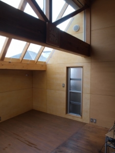 サンルーム増築部　通風用の窓と換気扇 (星の見えるサンルーム)