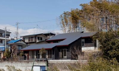 （東京都あきる野市）秋川の３段崖地の家/A棟/B棟 (崖がある敷地環境で2棟の住宅をつくる)