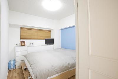 シンプルな寝室 (北欧と暮らす)