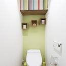 カラフルな色にこだわった快適空間の写真 トイレ