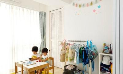 子供部屋｜パントリーやクローゼットにこだわり、収納充実。カスタマイズもできるよう、仕上がりはシンプルに