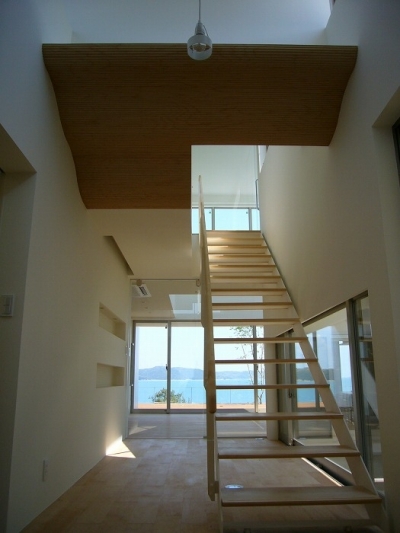 階段 (SEE SEA HOUSE  (海が見える家）)