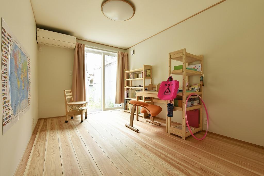 子供部屋事例：子供部屋（「変型地に建つ住宅＠現代京町家」）