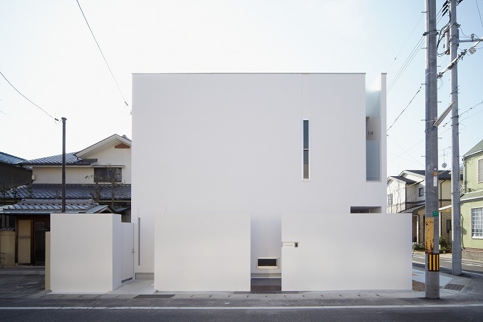 Mitsutoshi Okamoto「WHITE   BOX」