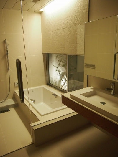 浴室 (WHITE　COURT　HOUSE)
