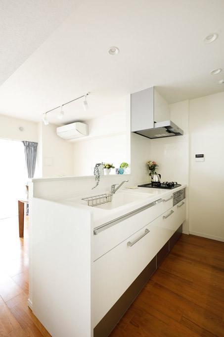 キッチン事例：キッチン（築42年のご実家を、配管や床も交換して。新築同然にリノベーション。）