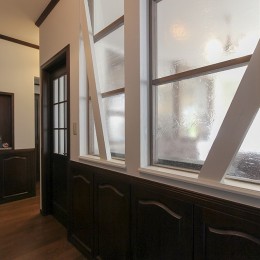 LDK改装・プロヴァンスの雰囲気漂う大人空間 (室内窓でお家の奥まで採光)