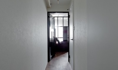 廊下｜アンティーク家具が馴染む懐の深い家