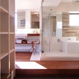 hippo_光ふりそそぐガラス張りの浴室を２階に (バスルーム)