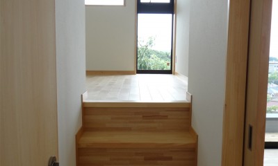 室内階段｜コアジロハウス 住戸A―眺望を最大限に生かした共同住宅ー