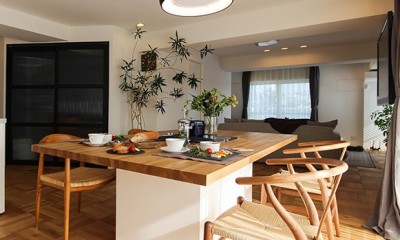 贅沢なオーダーダイニングテーブル｜ライフスタイルに合わせた上質な住まい～暮らしにこだわったマンションリノベ～
