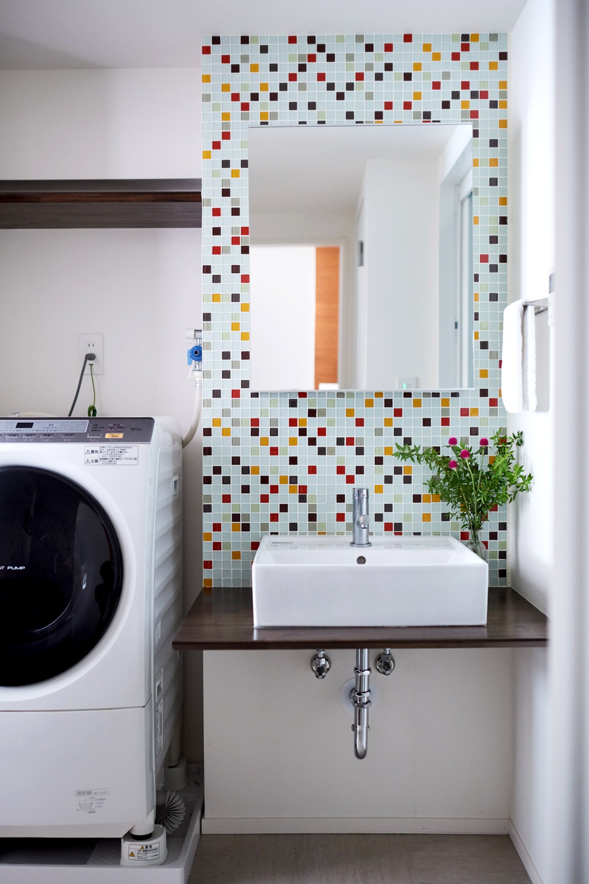 バス/トイレ事例：洗面のタイル（直感と趣味を大切にした家作りは、一人暮らしならではの醍醐味。）