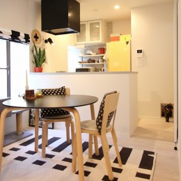 猫と暮らす、二世帯住宅（成城学園前 戸建てリノベーション）-キッチン（1階）