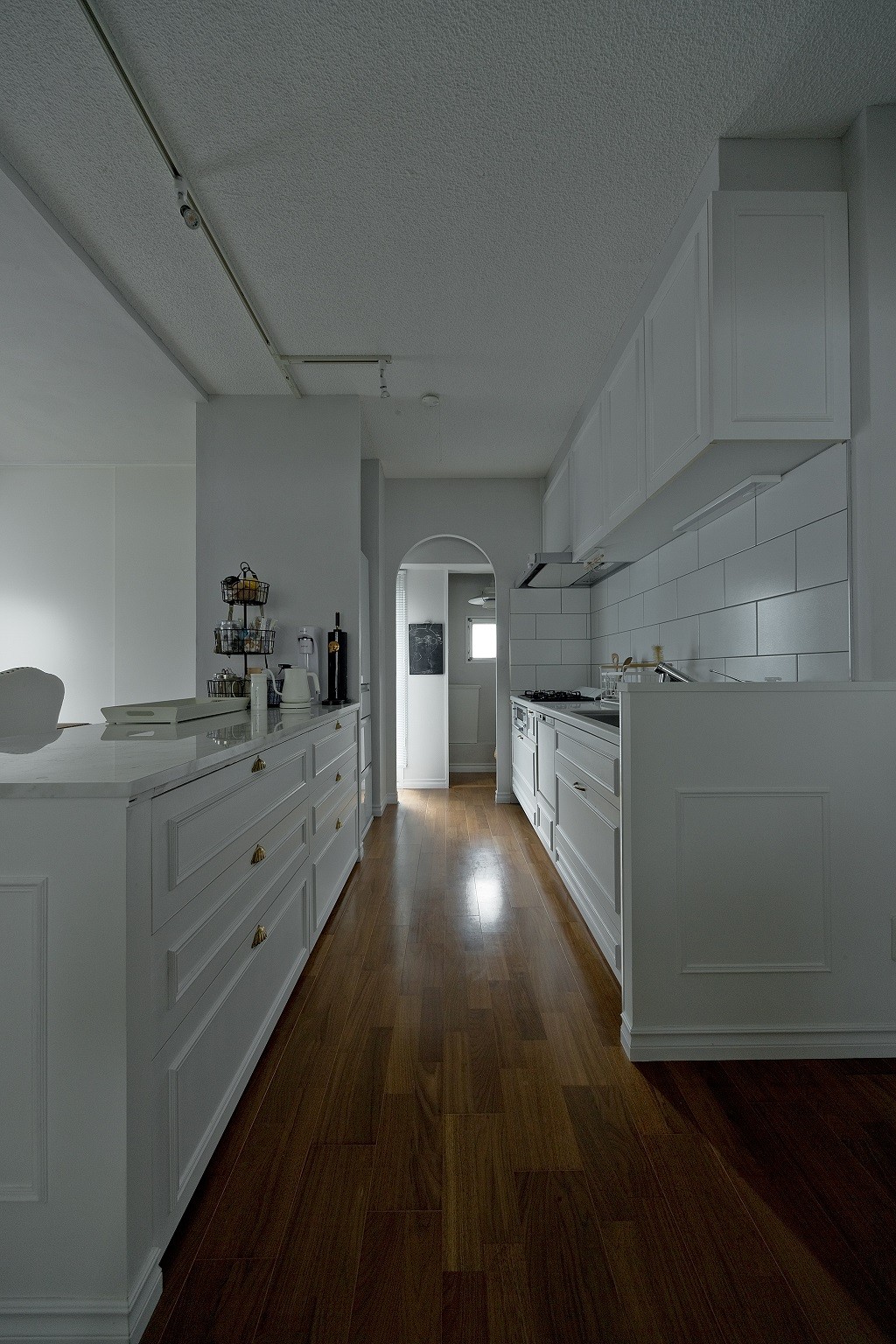 キッチン事例：既存のキッチンをクラシックなデザインに。（輸入住宅のようなモールディングリノベーション）