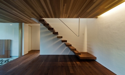 高松の家 (階段)