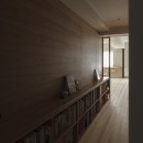 百合ヶ丘の家-ライフスタイルに合わせたひと続きの空間の写真 玄関ホール