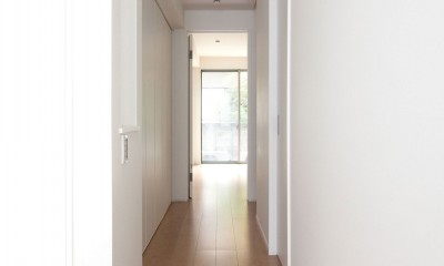 高島平の家-敷地形状を活かした伸びやかな住空間 (廊下)