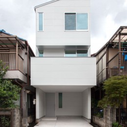 高島平の家-敷地形状を活かした伸びやかな住空間 (外観)
