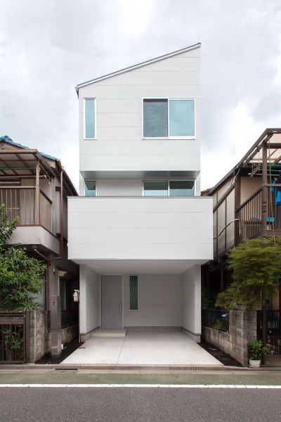 高島平の家-敷地形状を活かした伸びやかな住空間 (外観)