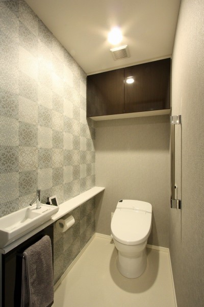 トイレ (新築マンション・オプション工事  壁面収納のデザイン)
