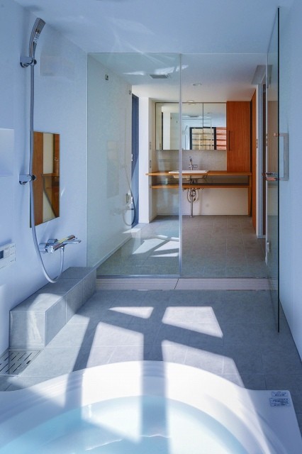 バス/トイレ事例：宝塚の家　浴室と洗面（宝塚の家－private cafe－）