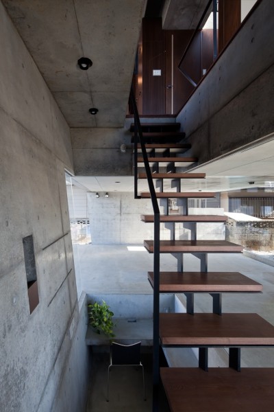 階段 (吉川の家)