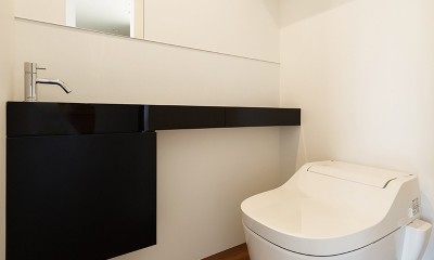 トイレ｜haus-agit/人里離れた眺めの良い場所に佇む爽快なアジト