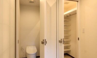 鮮やかカラーをアクセントに◇メゾネットマンションリフォーム (トイレ)