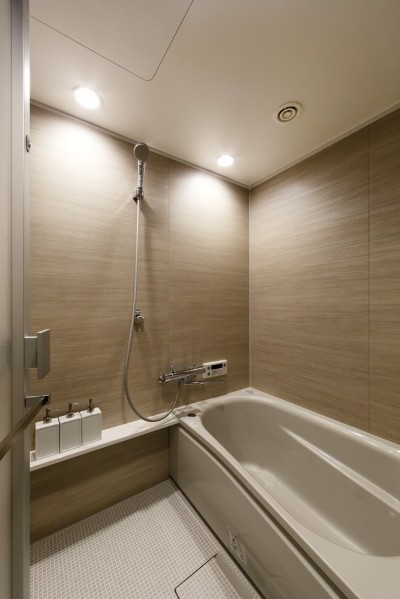 バスルーム (上質キッチンが映えるシンプル＆モダンな空間)