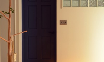 寝室ドアと玄関｜『a continue』 ― 「これから」を描く部屋