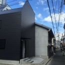 大阪市北区N邸〜１階吹き抜け土間リビングのある新築木造３階建て住宅の写真 外観