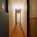 大阪市阿倍野区O邸〜間口３メートル 狭小間口の購入から始まった新築木造３階建て住宅の写真 １階廊下