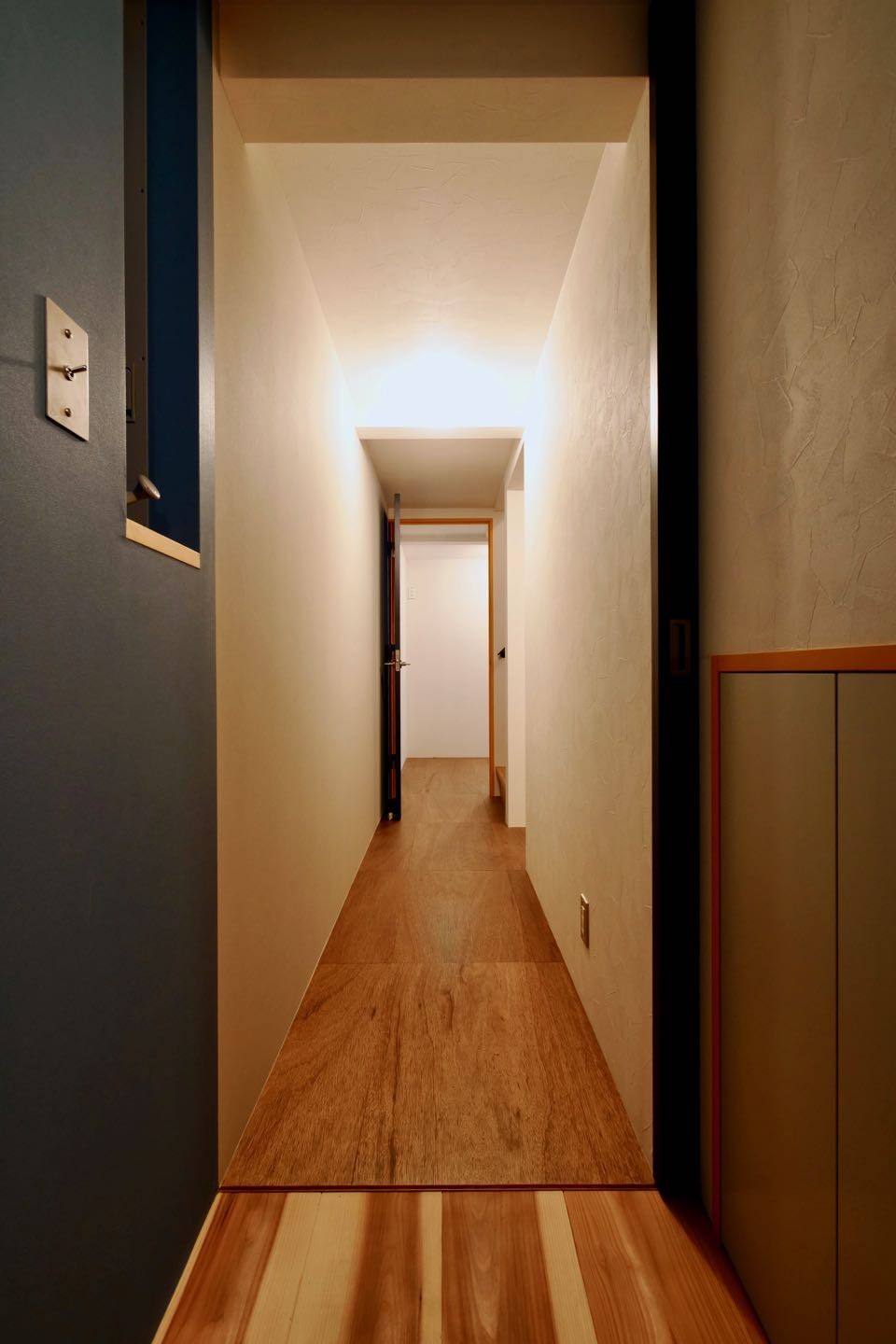 その他事例：１階廊下（大阪市阿倍野区O邸〜間口３メートル 狭小間口の購入から始まった新築木造３階建て住宅）