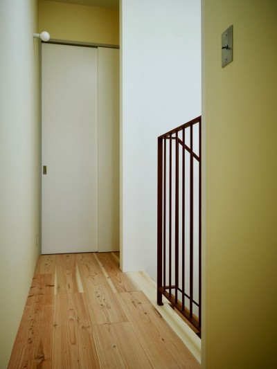 ３階階段 (大阪市阿倍野区O邸〜間口３メートル 狭小間口の購入から始まった新築木造３階建て住宅)