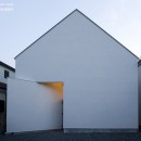 デザイン住宅外観いろいろの写真 狭小二世帯住宅　ミニマルデザインの家OUCHI-01 夜景