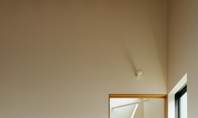 寝室の壁と天井｜駒沢公園の家〜倉庫のような外観・柔らかい室内〜