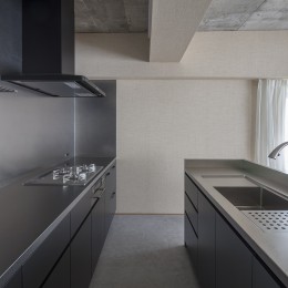 真鶴・O house 〜海との一体感をより強調したリゾートマンションの全面リノベーション〜 (キッチン)