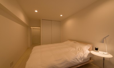 ベッドルーム｜大人シックなホワイト・シンプルデザイン