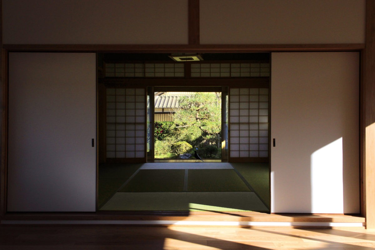 書斎事例：和室（日本家屋の平屋をアンティークにリノベ（信楽の家リノベーション））
